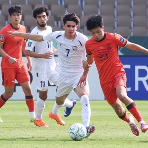 海星体-2-0！1-0！恭喜中国队，4胜亚洲冠军，历史首次，冲进世界杯稳了|国足|乌兹别克斯坦队|热身赛|男足|乌兹别克斯坦_新浪体育_新浪新闻