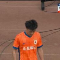 海星体-送礼+染红！刘洋两黄变一红被罚下，无缘下轮客战亚泰