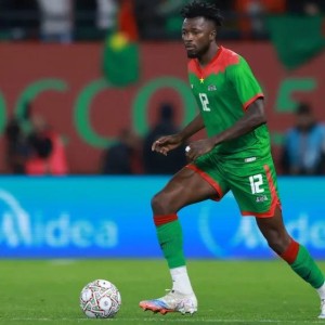 药厂官方：塔普索巴大腿肌肉存在结构性损伤，预计伤缺2至3周